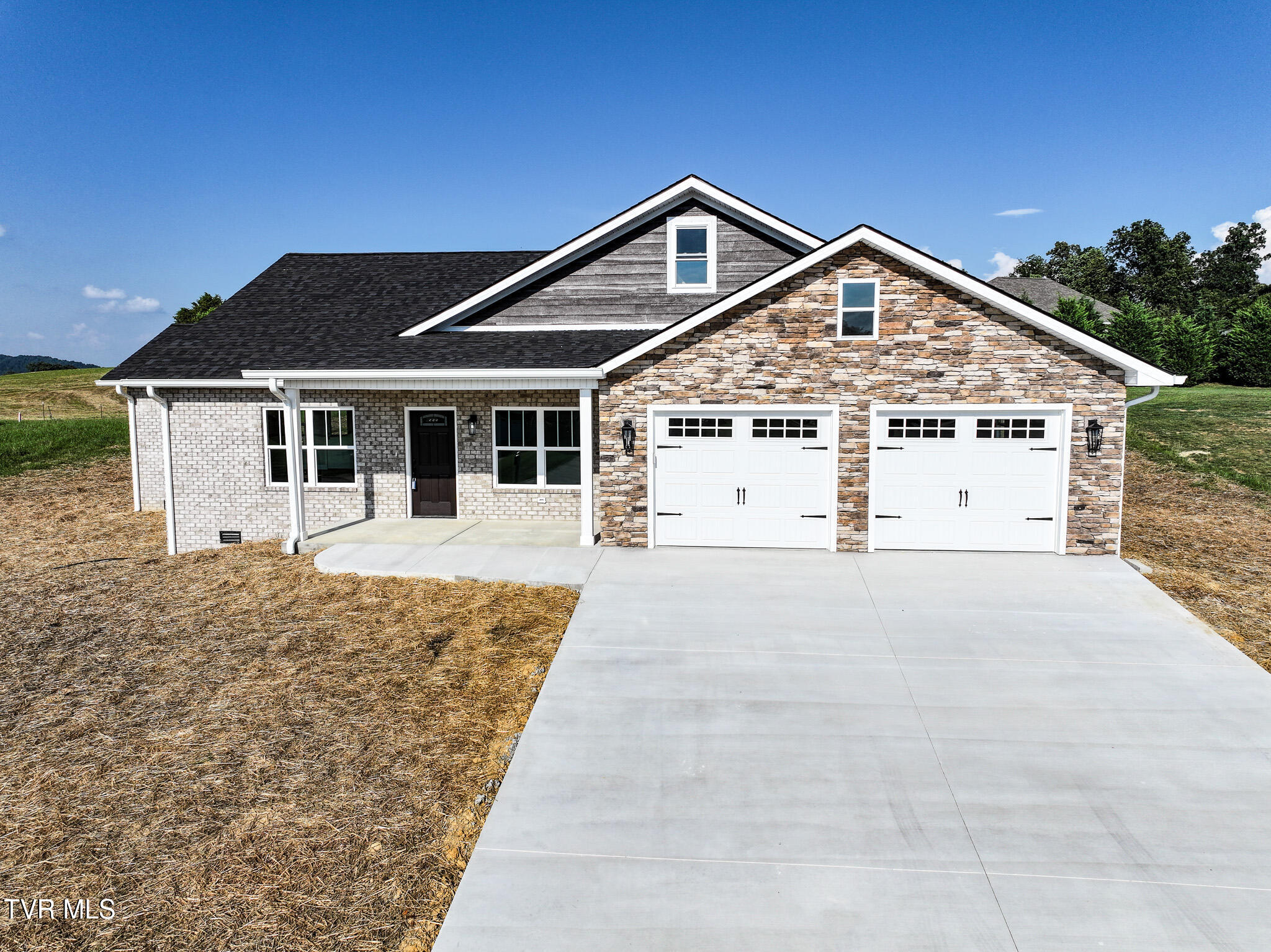 Greeneville, Tennessee, 37745, United States, 3 Bedrooms Bedrooms, ,2 BathroomsBathrooms,Residential,For Sale,1935533