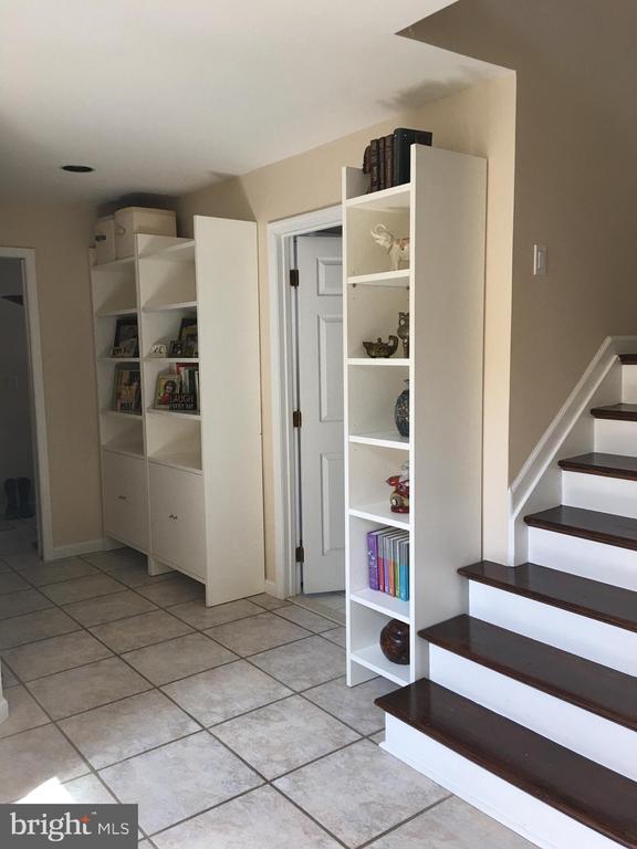 Manalapan, New Jersey, 07726, United States, 4 Bedrooms Bedrooms, ,3 BathroomsBathrooms,Residential,For Sale,1977745