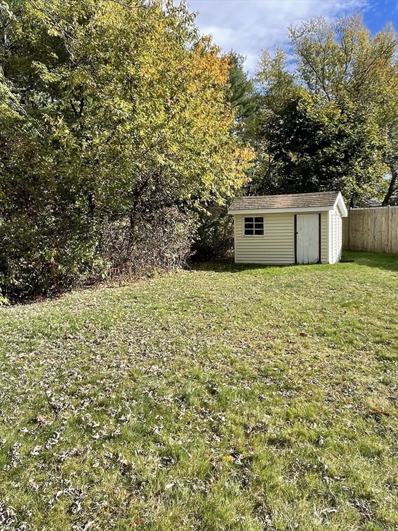 Grafton, Massachusetts, 01519, United States, 3 Bedrooms Bedrooms, ,1 BathroomBathrooms,Residential,For Sale,1982676