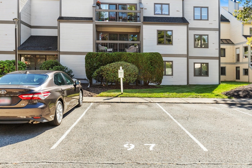 Peabody, Massachusetts, 01940, United States, 2 Bedrooms Bedrooms, ,3 BathroomsBathrooms,Residential,For Sale,1989957