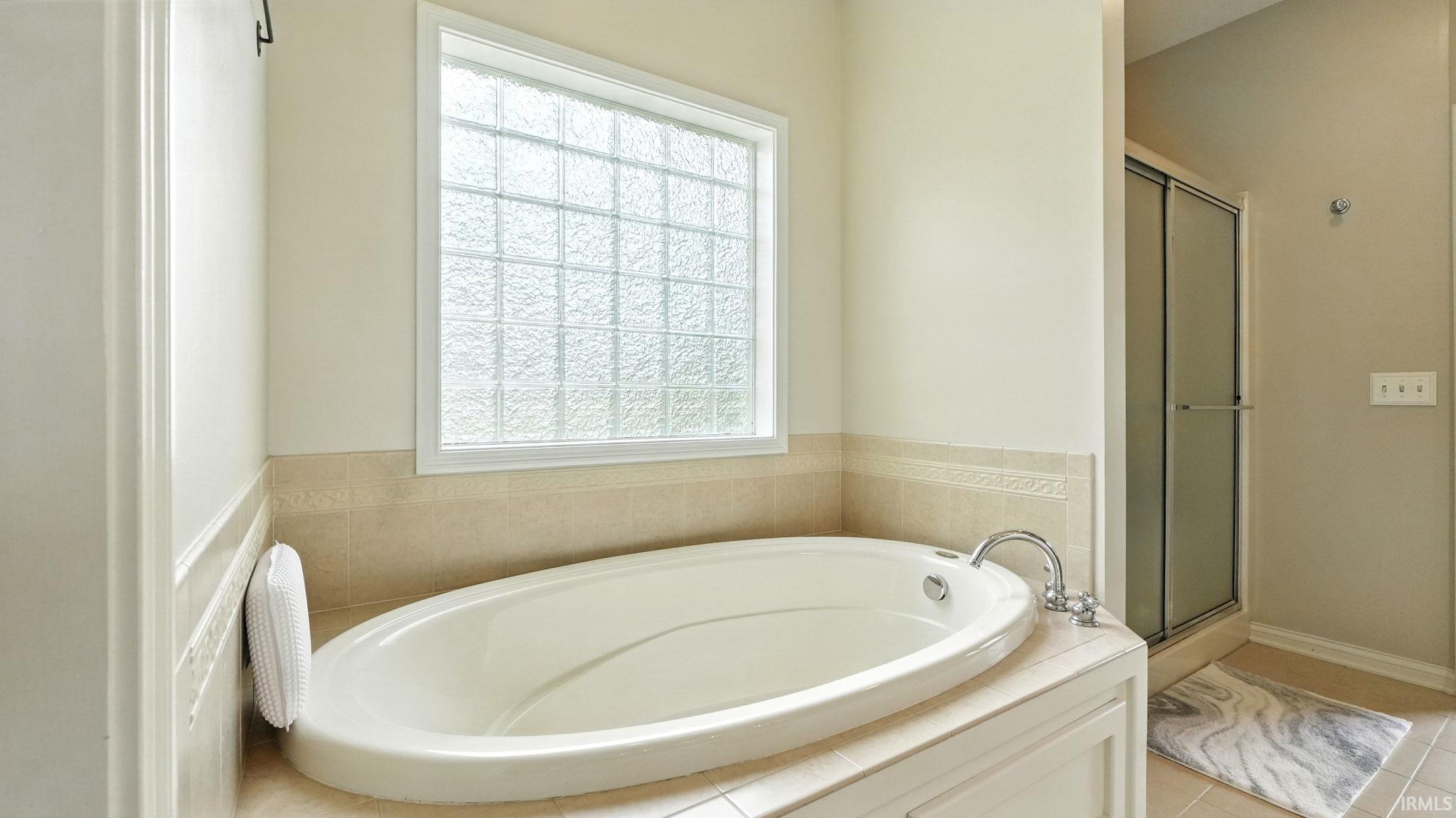 Fort Wayne, Indiana, 46814, United States, 5 Bedrooms Bedrooms, ,4 BathroomsBathrooms,Residential,For Sale,1927964