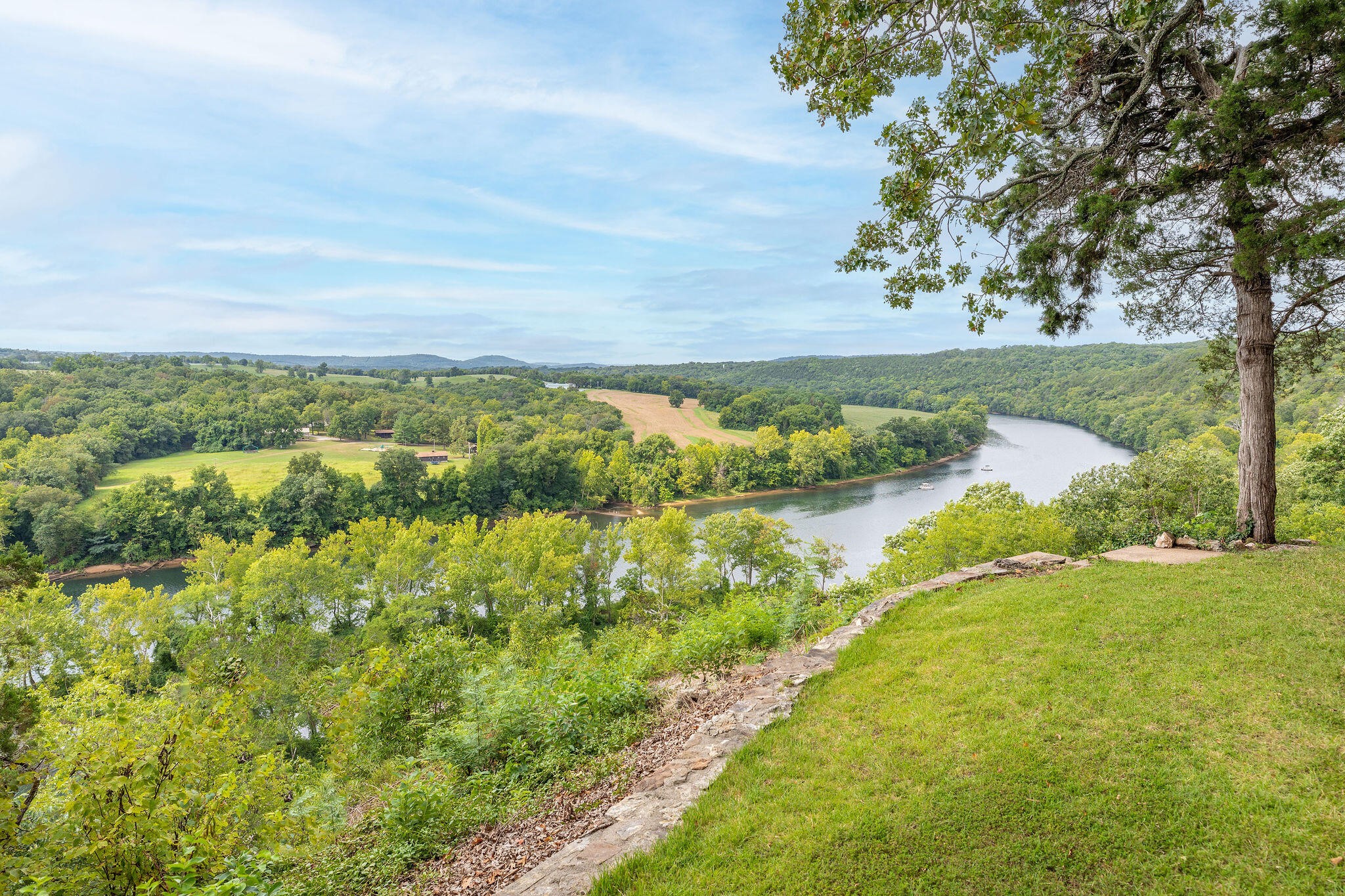 Branson, Missouri, 65616, United States, 3 Bedrooms Bedrooms, ,2 BathroomsBathrooms,Residential,For Sale,1976730