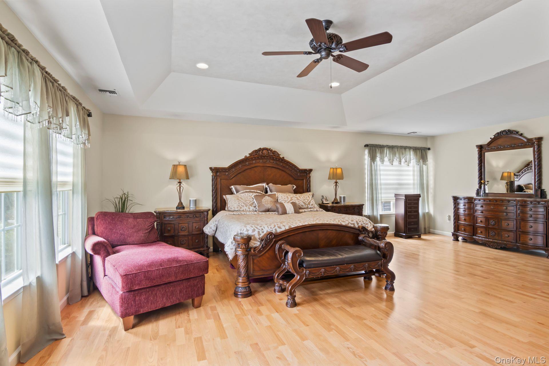 Mount Sinai, New York, 11766, United States, 4 Bedrooms Bedrooms, ,3 BathroomsBathrooms,Residential,For Sale,1934193