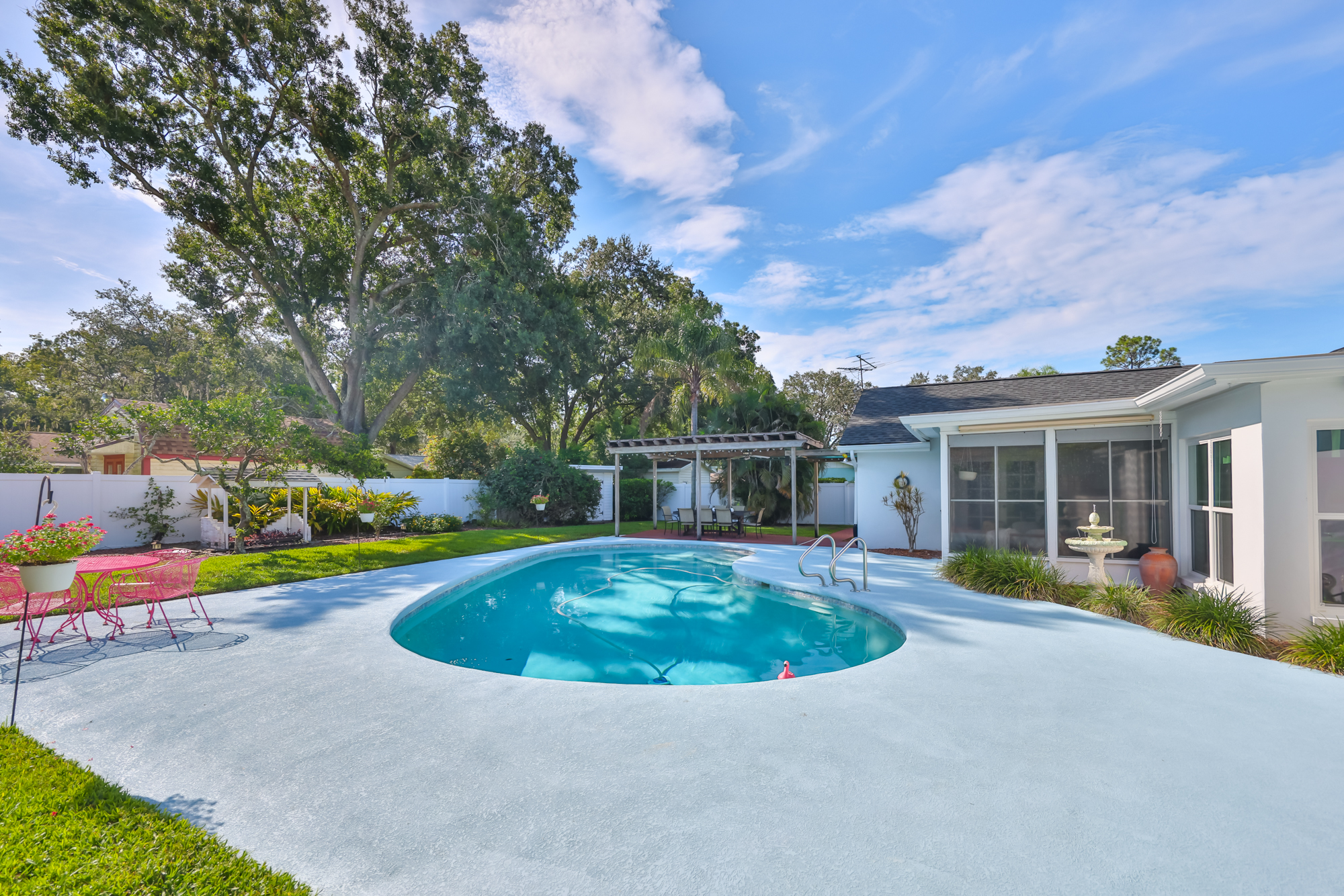 Tampa, Florida, 33613, United States, 3 Bedrooms Bedrooms, ,2 BathroomsBathrooms,Residential,For Sale,1981036