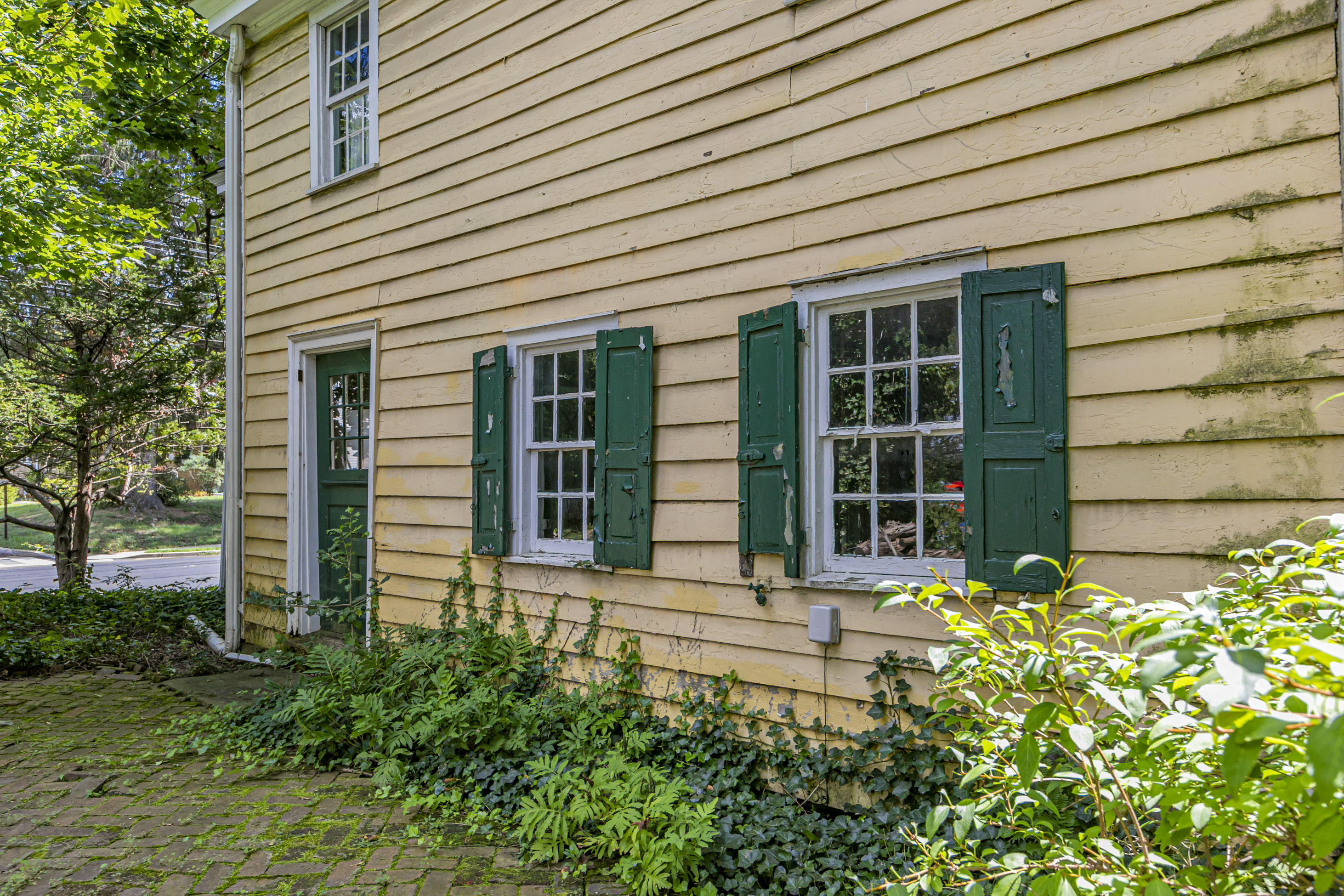  An Early American Treasure on a Lovely Lot with a Barn - 物件實景