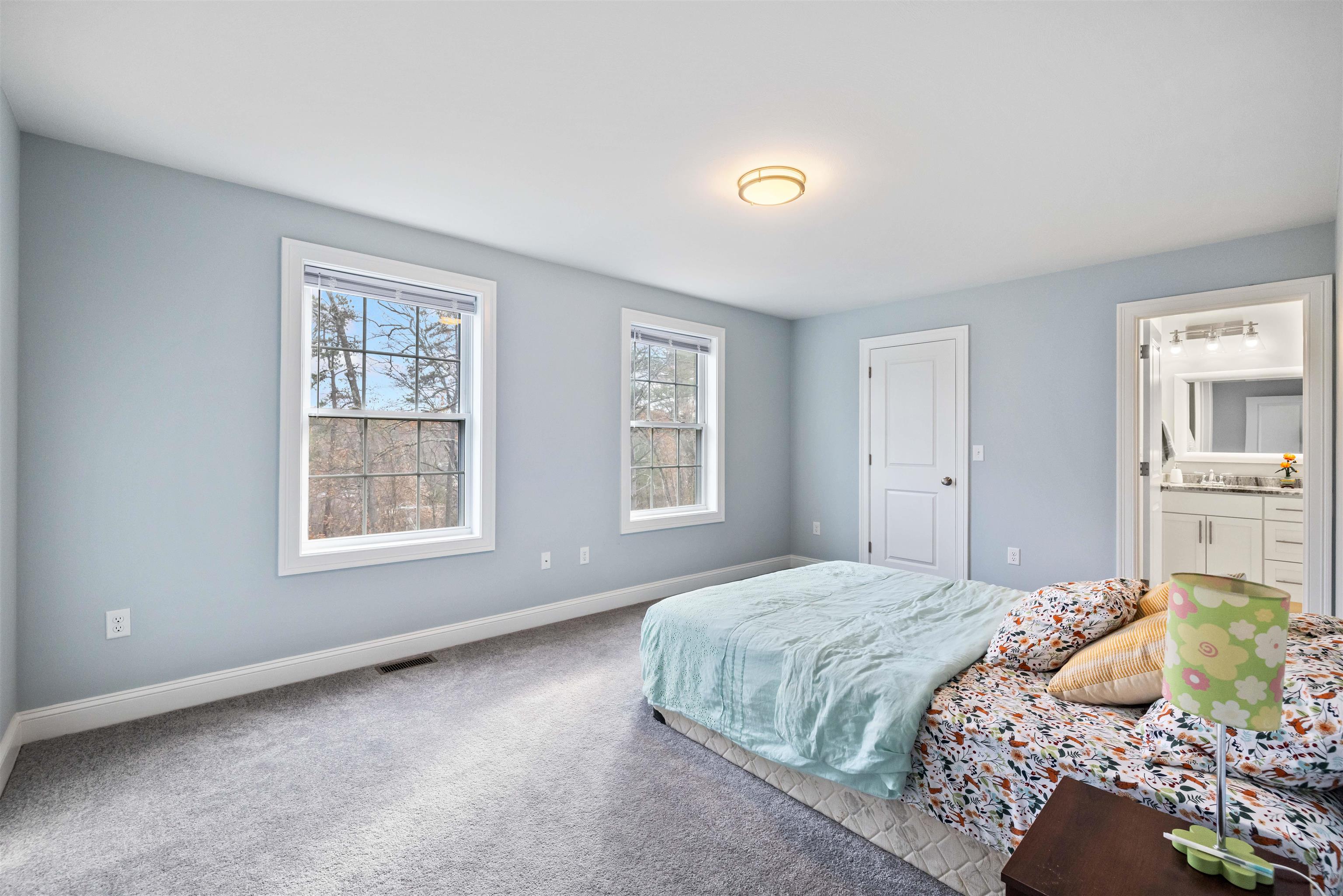 Hudson, New Hampshire, 03051, United States, 3 Bedrooms Bedrooms, ,2 BathroomsBathrooms,Residential,For Sale,1990943