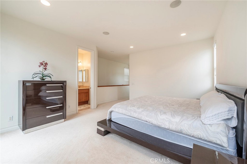 Huntington Beach, California, 92648, United States, 3 Bedrooms Bedrooms, ,4 BathroomsBathrooms,Residential,For Sale,1897780