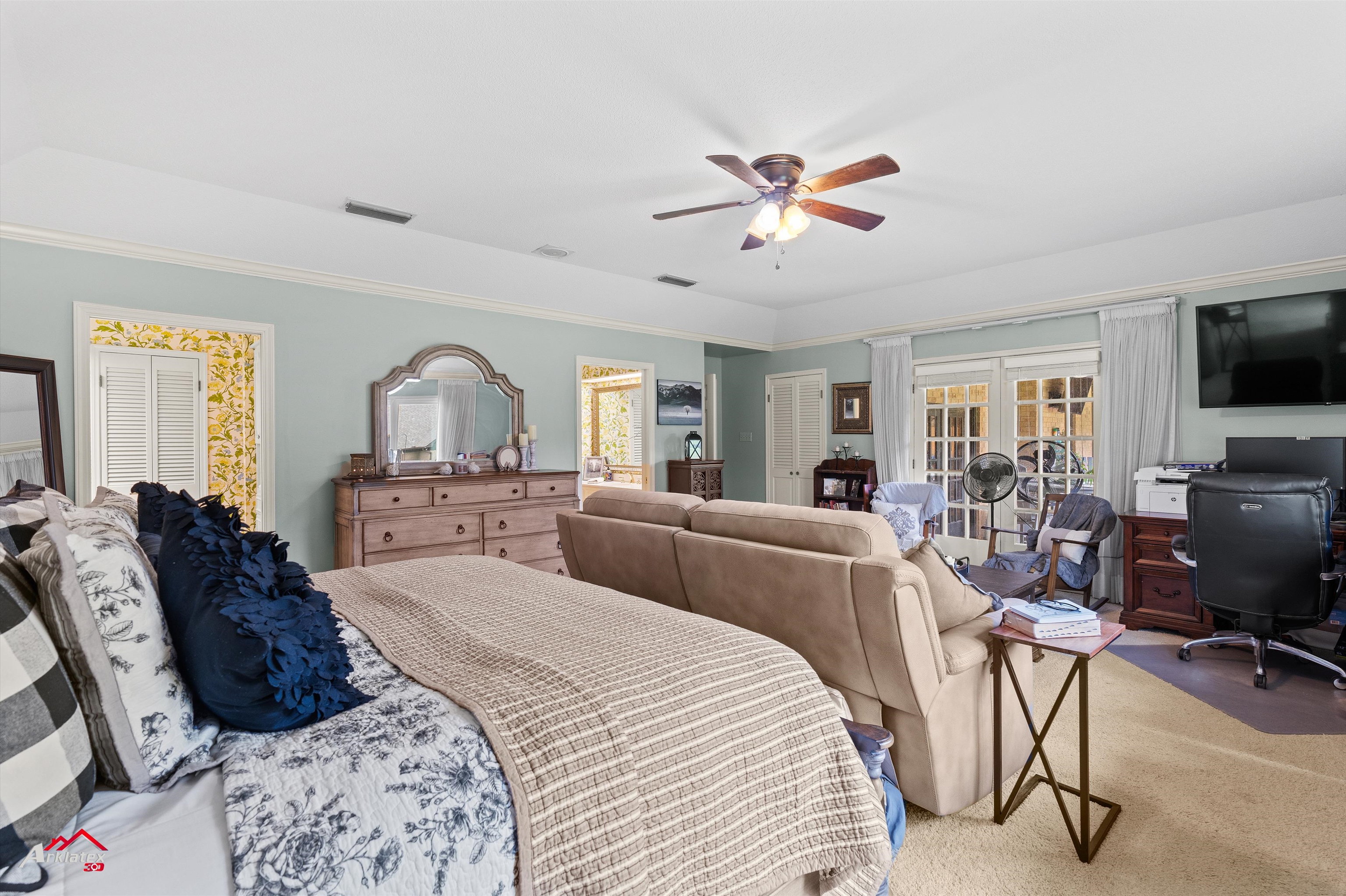 Henderson, Texas, 75654, United States, 3 Bedrooms Bedrooms, ,4 BathroomsBathrooms,Residential,For Sale,1975189