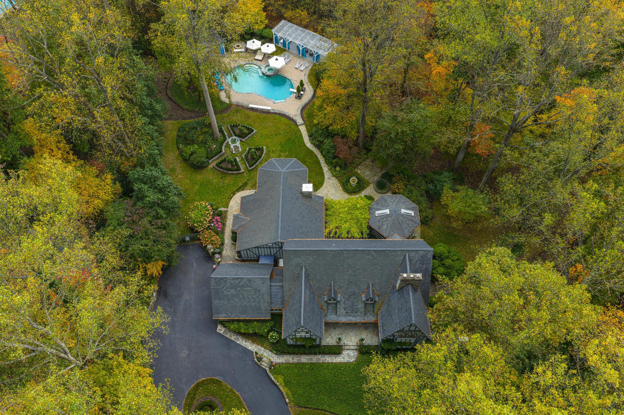  10205 Cedar Pond Drive, Vienna, VA, 22182 - 物件實景