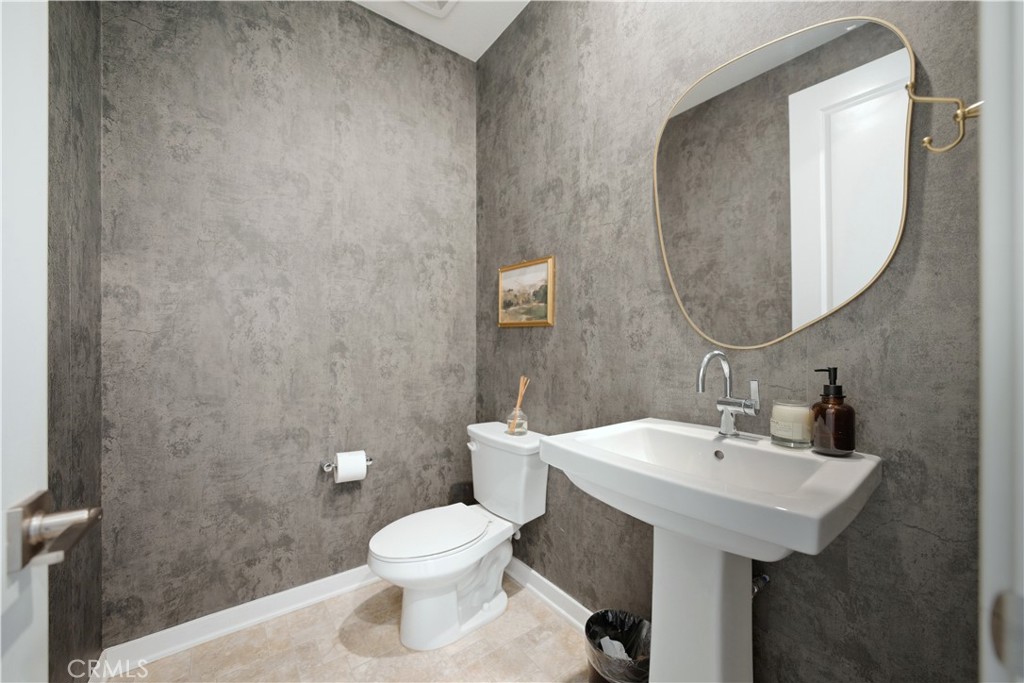 Fontana, California, 92336, United States, 4 Bedrooms Bedrooms, ,3 BathroomsBathrooms,Residential,For Sale,1995371