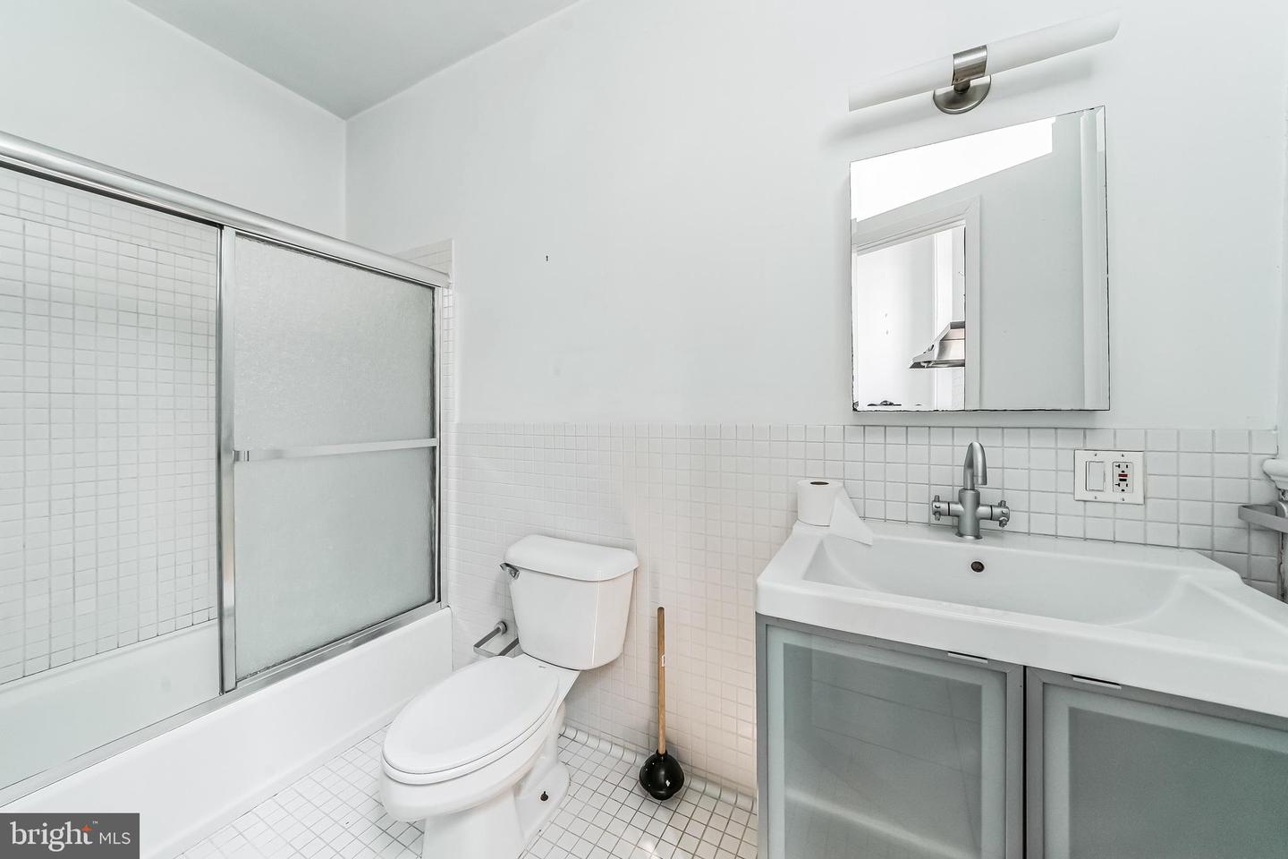 1345 E Susquehanna Avenue, Philadelphia, Pennsylvania, 19125, United States, 4 Bedrooms Bedrooms, ,6 BathroomsBathrooms,Residential,For Sale,1345 E Susquehanna Avenue,1613151