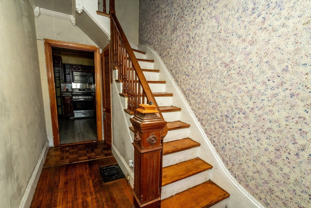 Malden, Massachusetts, 02148, United States, 4 Bedrooms Bedrooms, ,2 BathroomsBathrooms,Residential,For Sale,1986308