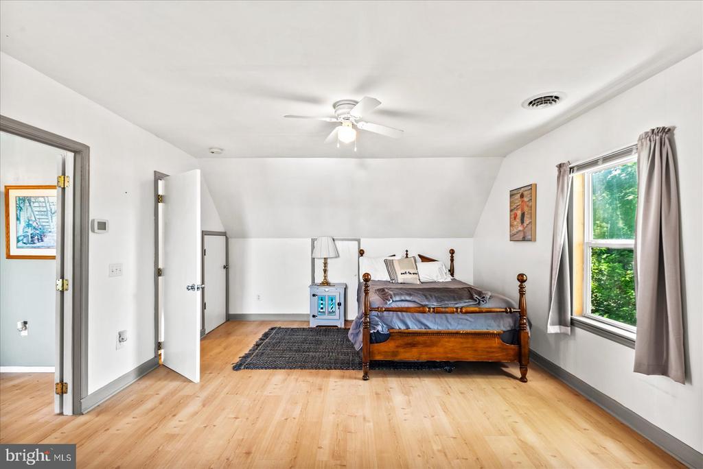 Colonial Beach, Virginia, 22443, United States, 4 Bedrooms Bedrooms, ,3 BathroomsBathrooms,Residential,For Sale,1905965
