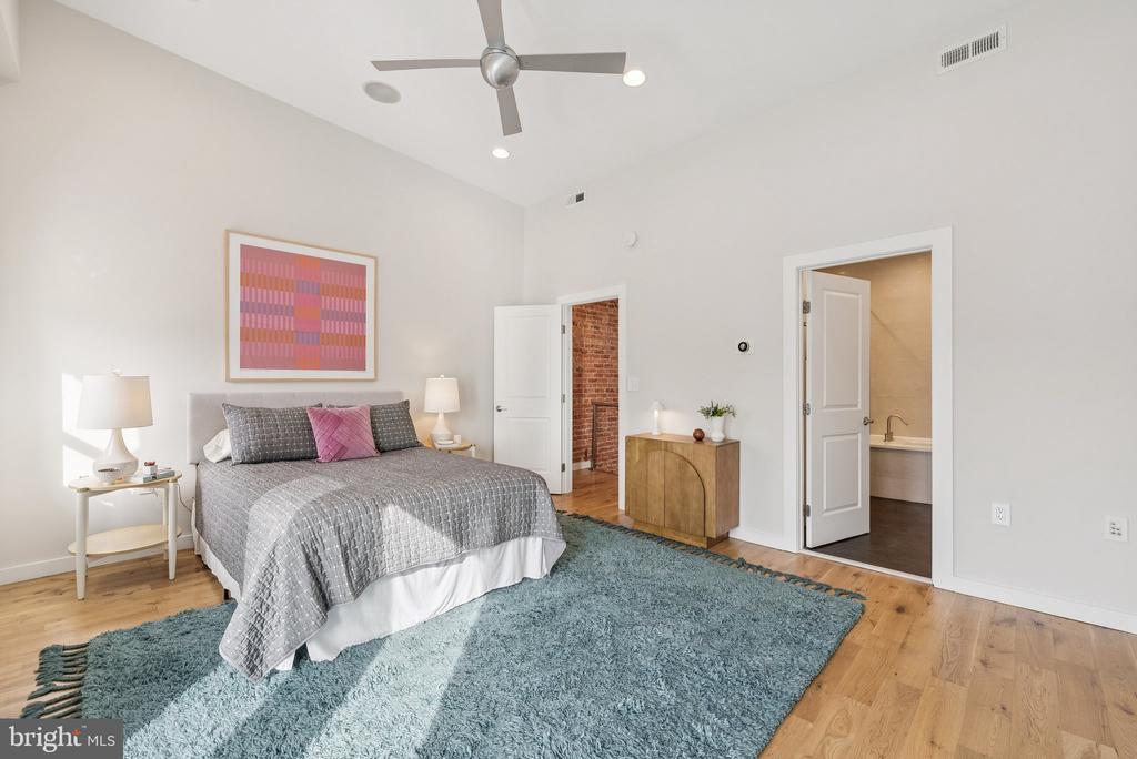 Washington, District of Columbia, 20001, United States, 6 Bedrooms Bedrooms, ,6 BathroomsBathrooms,Residential,For Sale,1983569