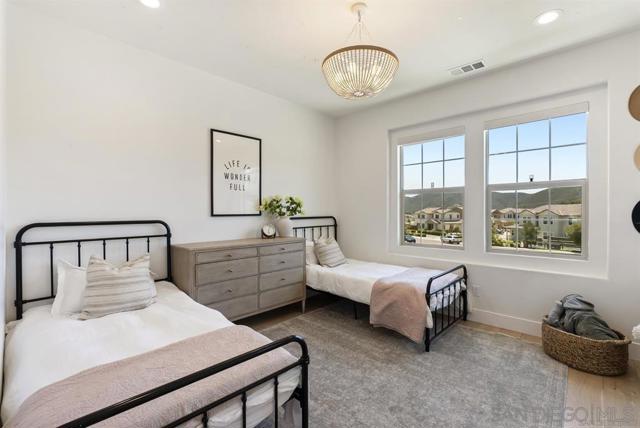 Escondido, California, 92029, United States, 5 Bedrooms Bedrooms, ,5 BathroomsBathrooms,Residential,For Sale,2029971