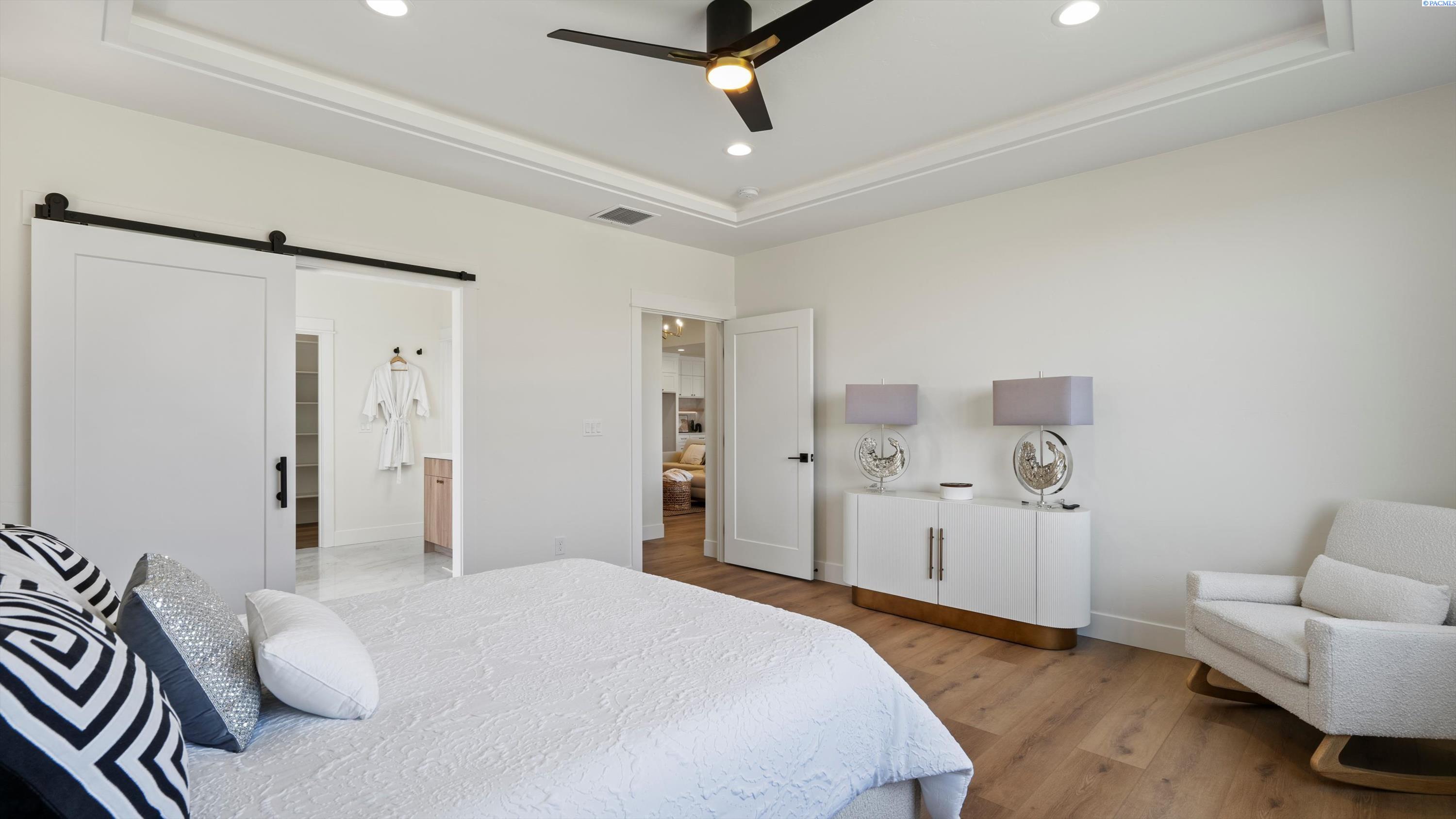 Richland, Washington, 99352, United States, 4 Bedrooms Bedrooms, ,3 BathroomsBathrooms,Residential,For Sale,1996125