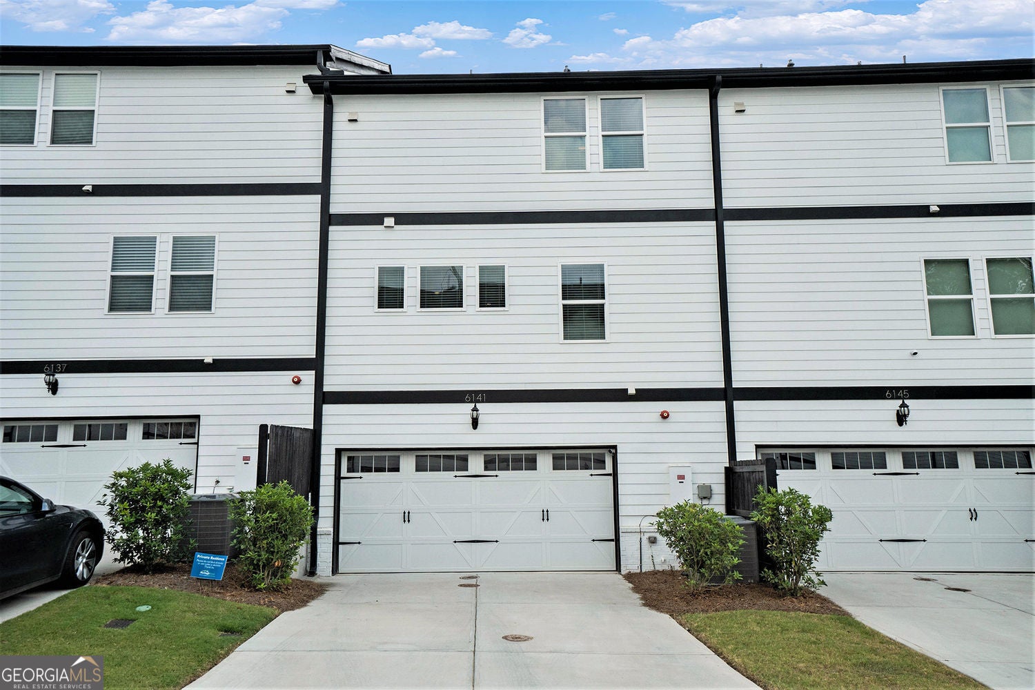 Smyrna, Georgia, 30126, United States, 4 Bedrooms Bedrooms, ,4 BathroomsBathrooms,Residential,For Sale,1959897