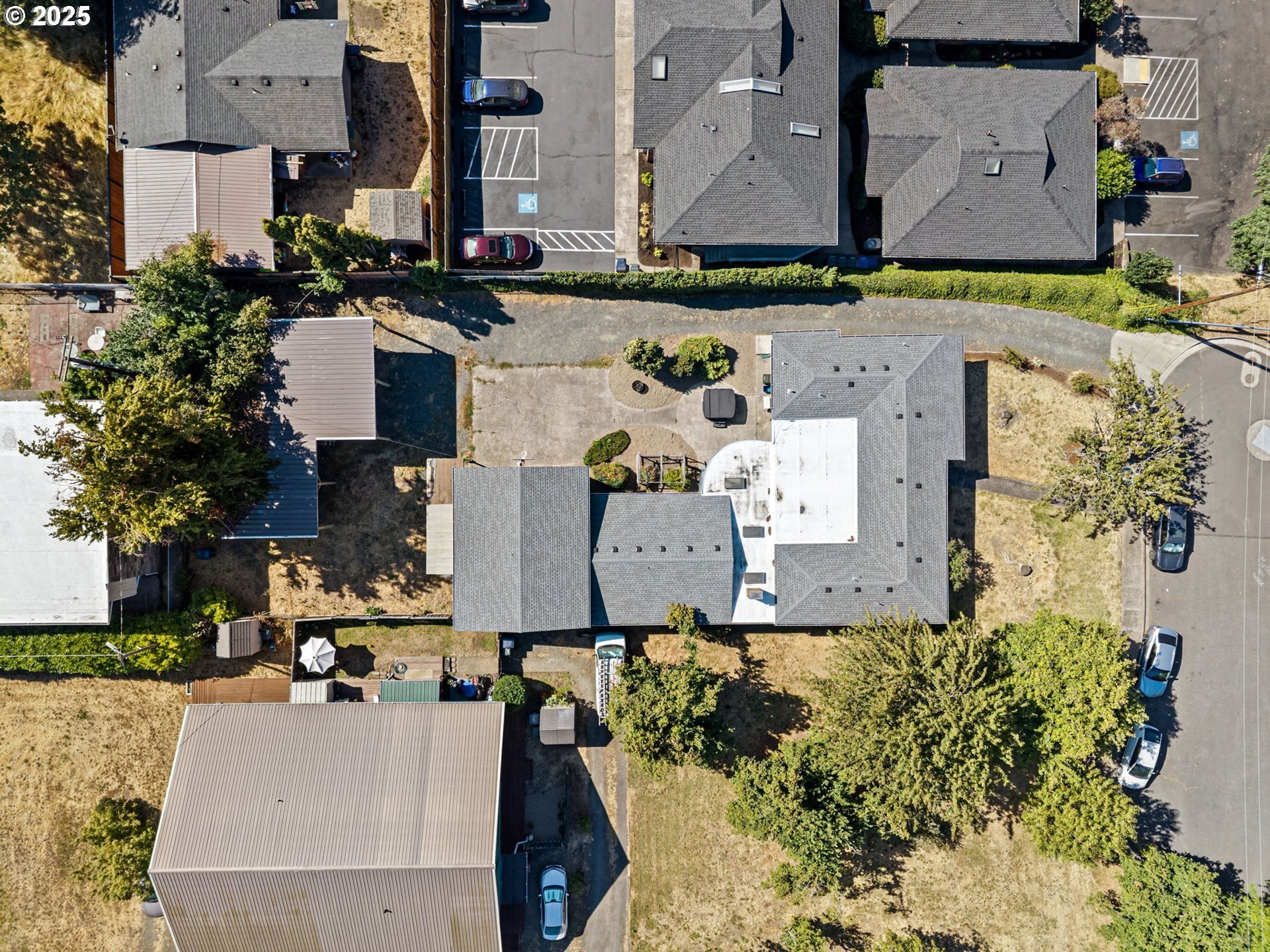 Springfield, Oregon, 97477, United States, 4 Bedrooms Bedrooms, ,2 BathroomsBathrooms,Residential,For Sale,1918433