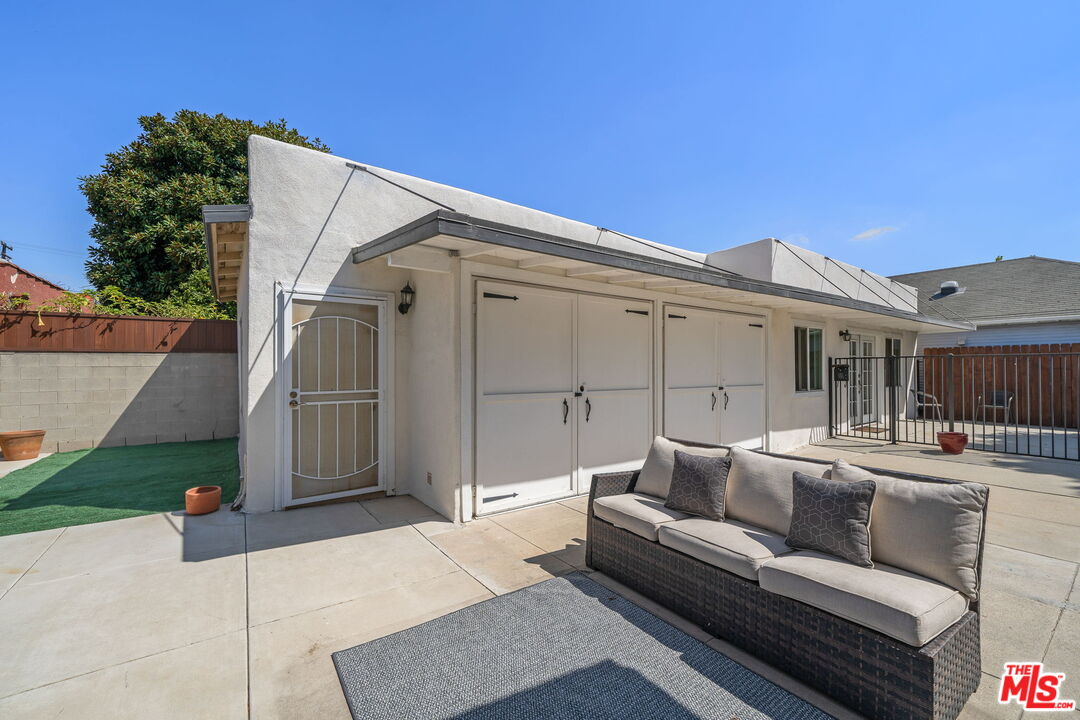 Inglewood, California, 90301, United States, 4 Bedrooms Bedrooms, ,3 BathroomsBathrooms,Residential,For Sale,1993545