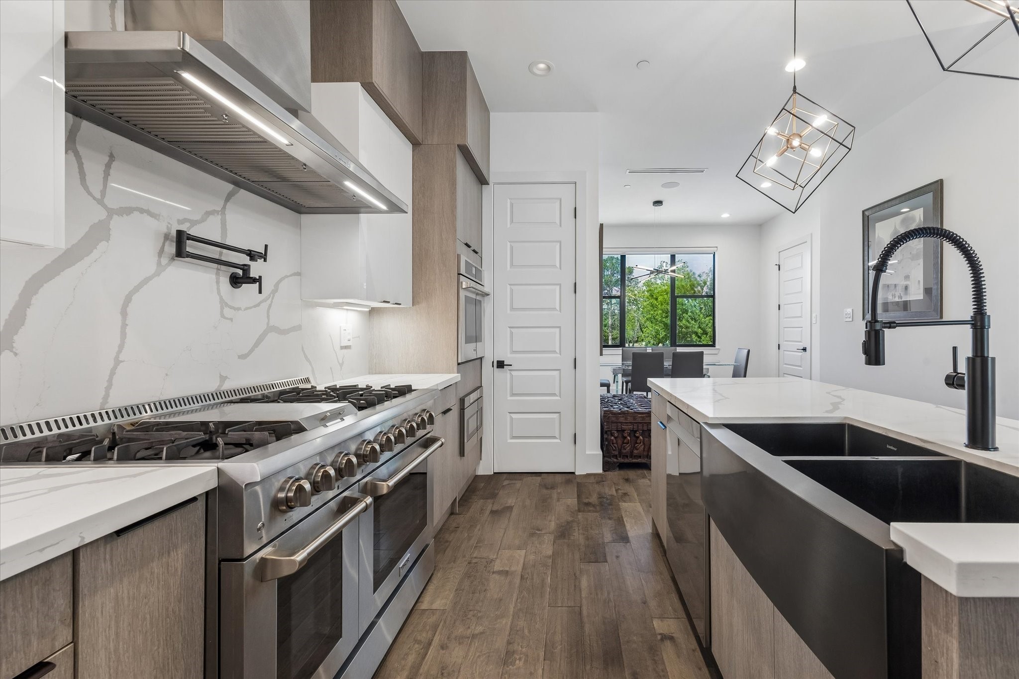  2435 Sheridan Street - 物件實景