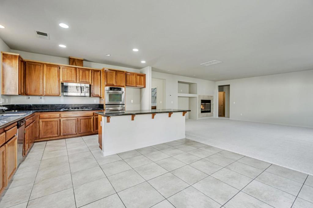 Pittsburg, California, 94565, United States, 6 Bedrooms Bedrooms, ,5 BathroomsBathrooms,Residential,For Sale,1791756