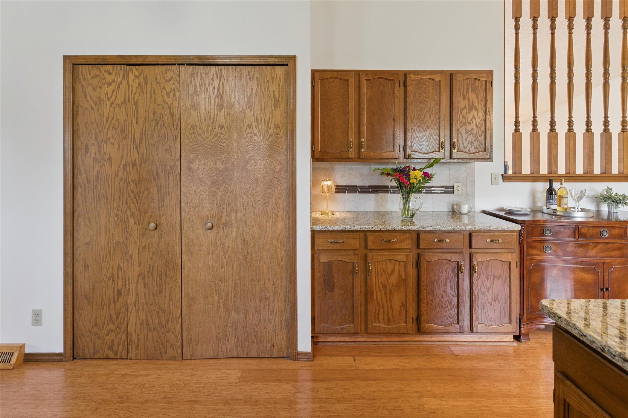 Midland, Michigan, 48640, United States, 3 Bedrooms Bedrooms, ,3 BathroomsBathrooms,Residential,For Sale,1975279