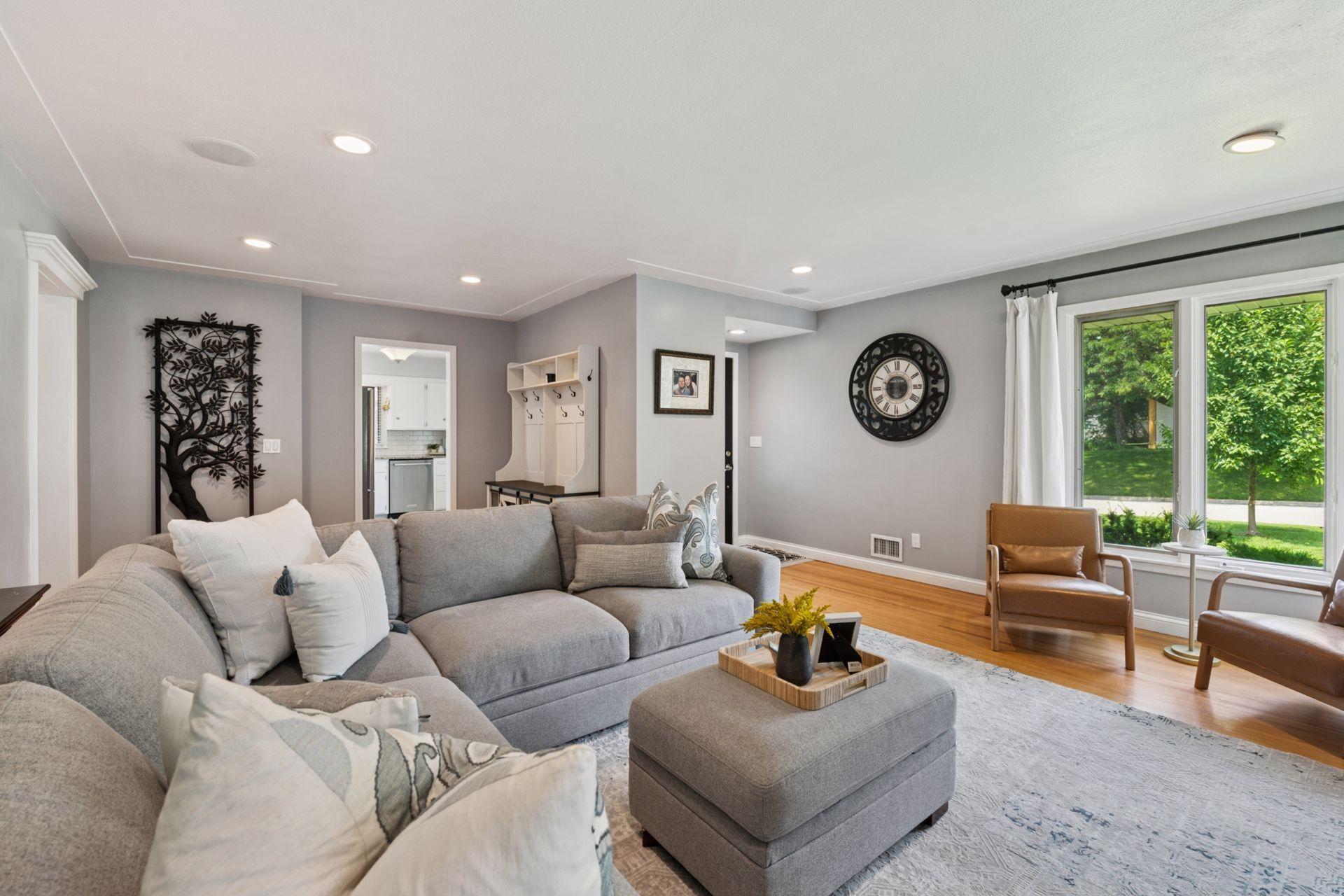 Edina, Minnesota, 55435, United States, 4 Bedrooms Bedrooms, ,3 BathroomsBathrooms,Residential,For Sale,1907442