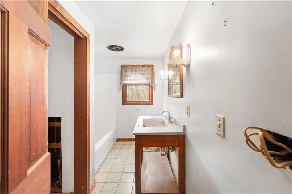 South Kingstown, Rhode Island, 02874, United States, 2 Bedrooms Bedrooms, ,2 BathroomsBathrooms,Residential,For Sale,1760949