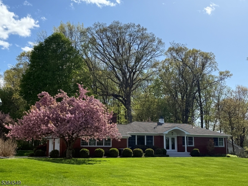 Franklin Twp., New Jersey, 08867, United States, 3 Bedrooms Bedrooms, ,2 BathroomsBathrooms,Residential,For Sale,1926340