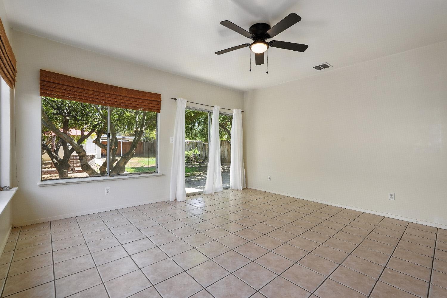 Sacramento, California, 95820, United States, 3 Bedrooms Bedrooms, ,2 BathroomsBathrooms,Residential,For Sale,1940182