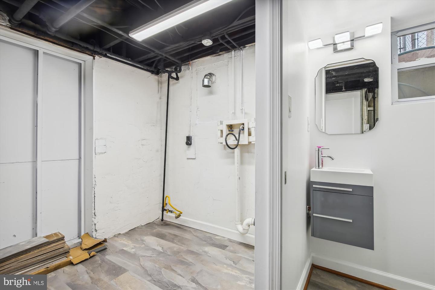 3300 18th Pl Se, WASHINGTON, District Of Columbia, 20020, United States, 5 Bedrooms Bedrooms, ,3 BathroomsBathrooms,Residential,For Sale,3300 18th Pl Se,1431167
