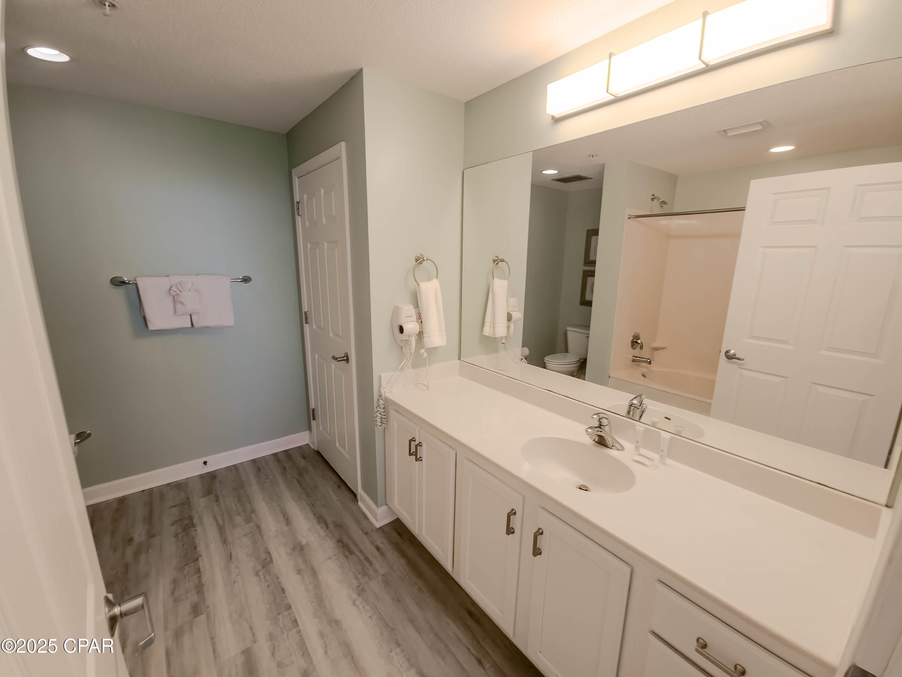 Panama City Beach, Florida, 32407, United States, 2 Bedrooms Bedrooms, ,2 BathroomsBathrooms,Residential,For Sale,1957423