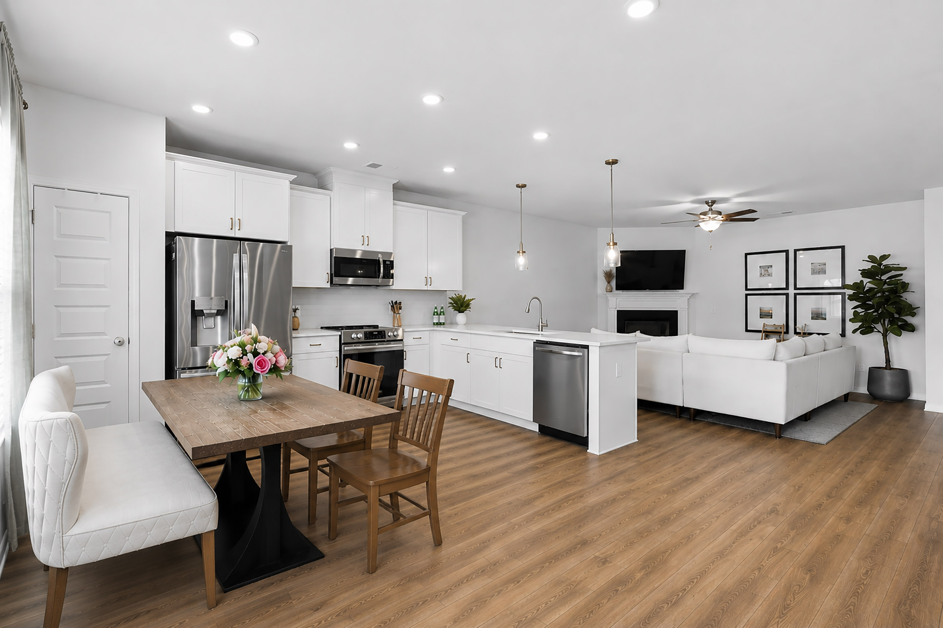  Beautifully Appointed Home Balances Comfort, Style and Low Maintenance Living - 物件實景