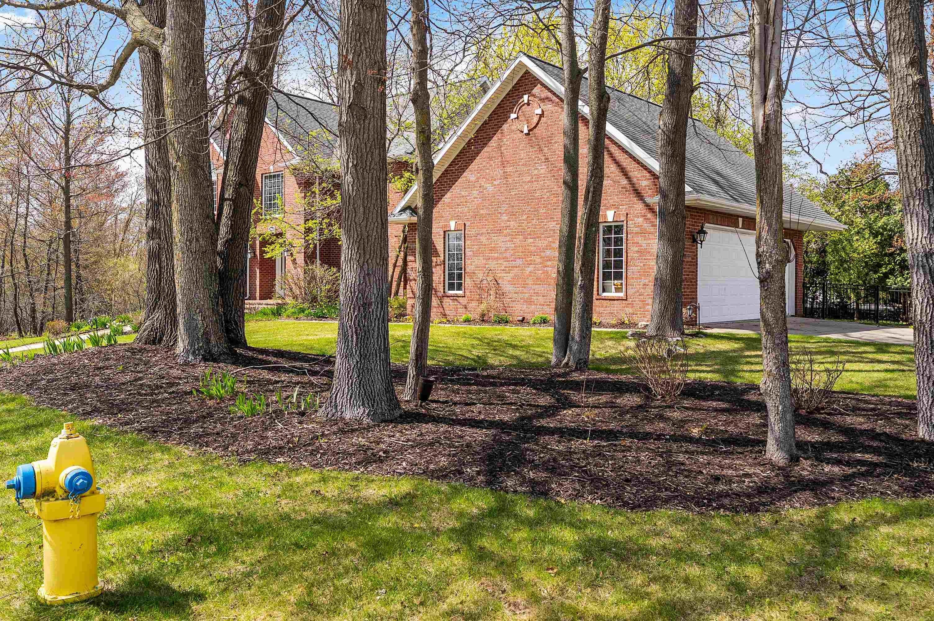 GREEN BAY, Wisconsin, 54313, United States, 4 Bedrooms Bedrooms, ,5 BathroomsBathrooms,Residential,For Sale,2048665