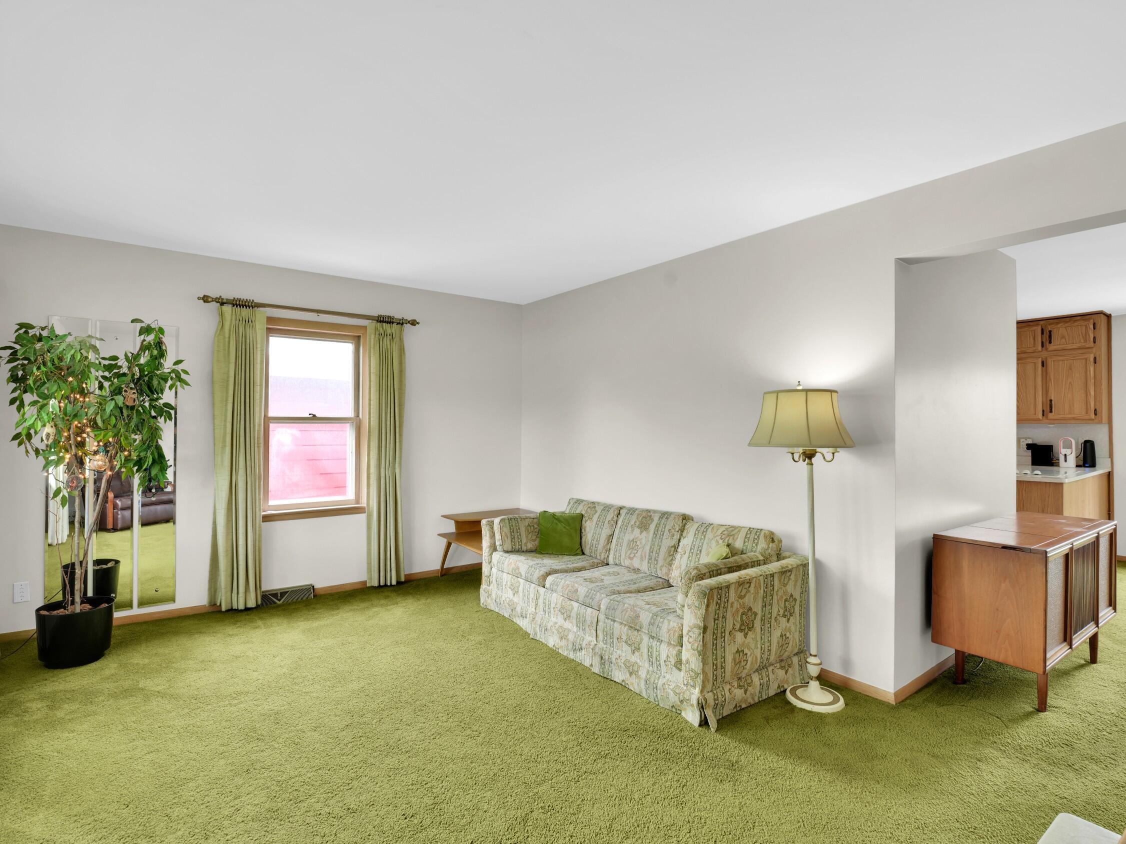 Whitewater, Wisconsin, 53190, United States, 5 Bedrooms Bedrooms, ,2 BathroomsBathrooms,Residential,For Sale,1877600