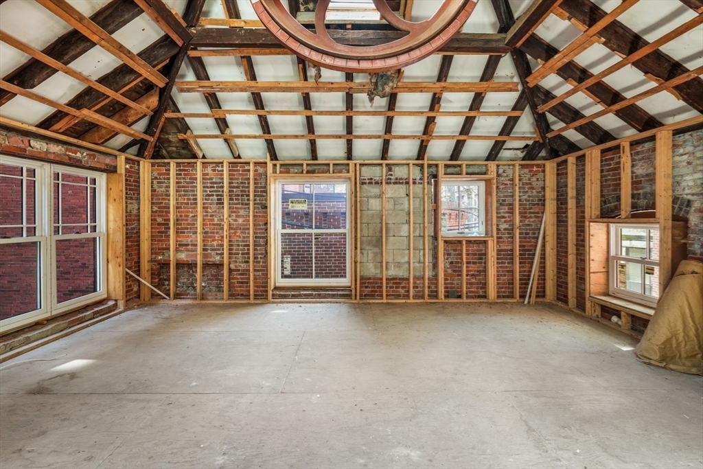 Boston, Massachusetts, 02116, United States, 3 Bedrooms Bedrooms, ,2 BathroomsBathrooms,Residential,For Sale,1810578