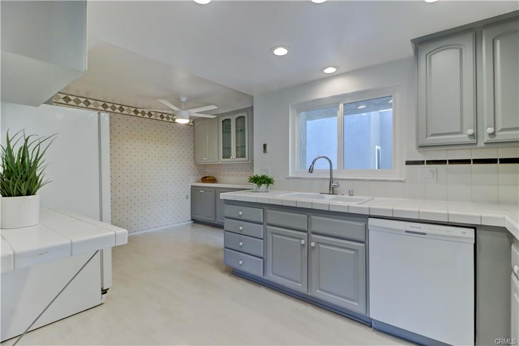 Laguna Woods, California, 92637, United States, 3 Bedrooms Bedrooms, ,Residential,For Sale,2012585