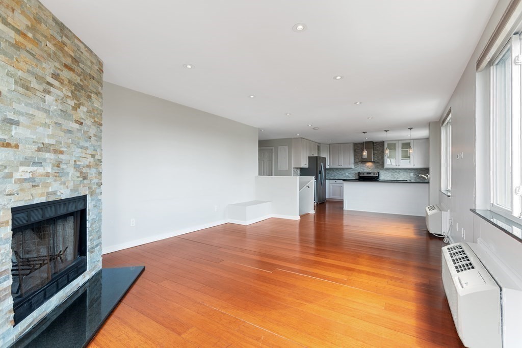 Cambridge, Massachusetts, 02139, United States, 2 Bedrooms Bedrooms, ,2 BathroomsBathrooms,Residential,For Sale,1939557
