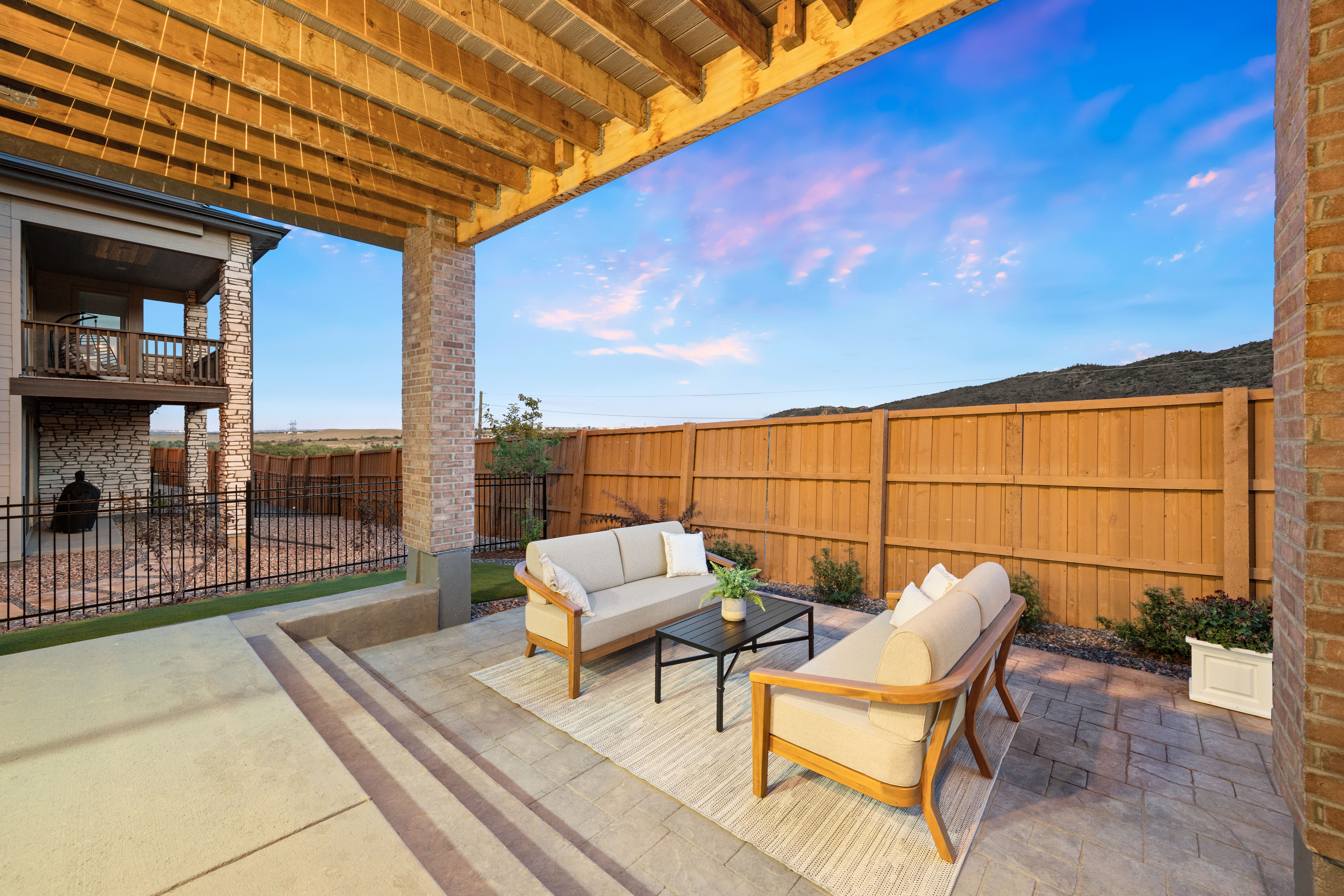  Elevated Colorado Living with 180° Mountain & Reservoir Views - 物件實景