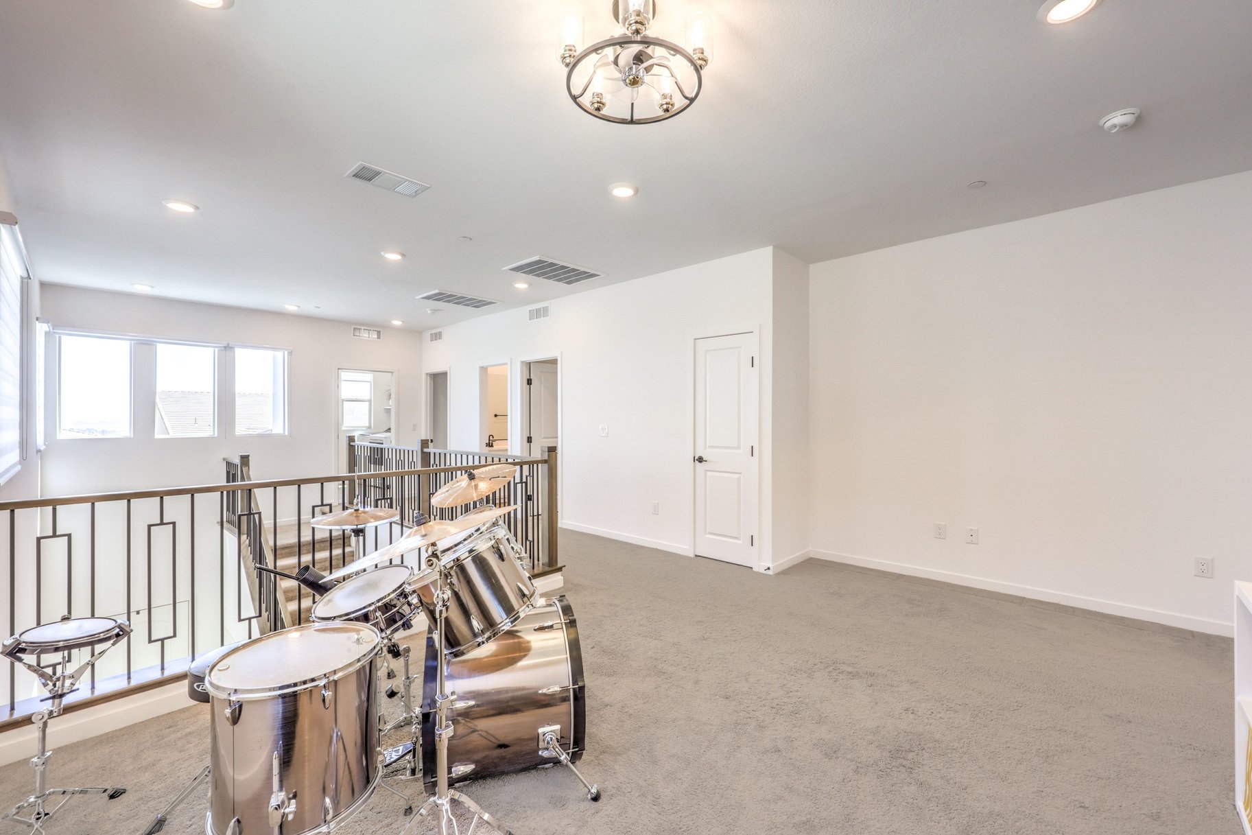  Beautifully Upgraded 2-Story Home in a Gated Community in Summerlin West - 物件實景