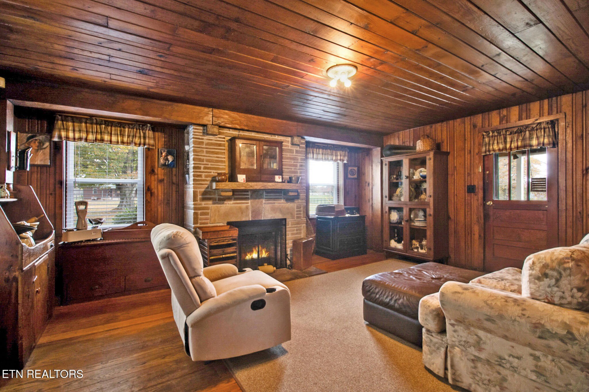 Crossville, Tennessee, 38555, United States, 4 Bedrooms Bedrooms, ,3 BathroomsBathrooms,Residential,For Sale,1888026