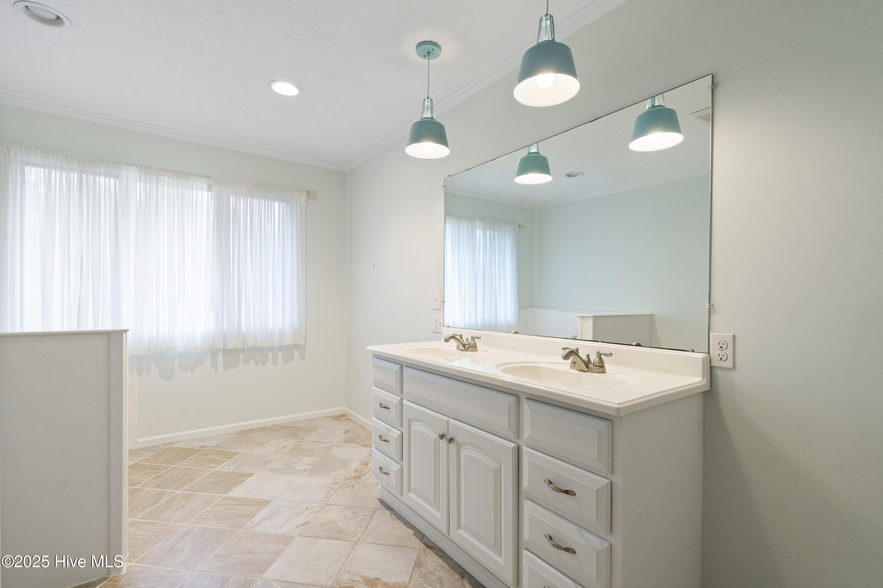 Emerald Isle, North Carolina, 28594, United States, 3 Bedrooms Bedrooms, ,3 BathroomsBathrooms,Residential,For Sale,1991113