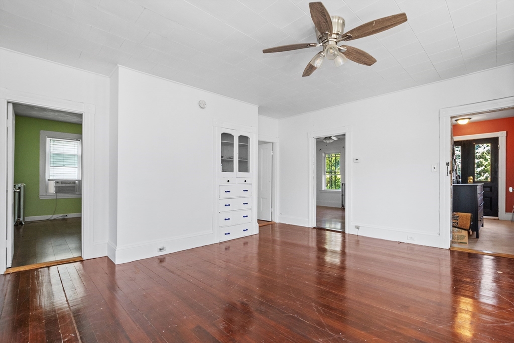 Quincy, Massachusetts, 02169, United States, 4 Bedrooms Bedrooms, ,2 BathroomsBathrooms,Residential,For Sale,1919817