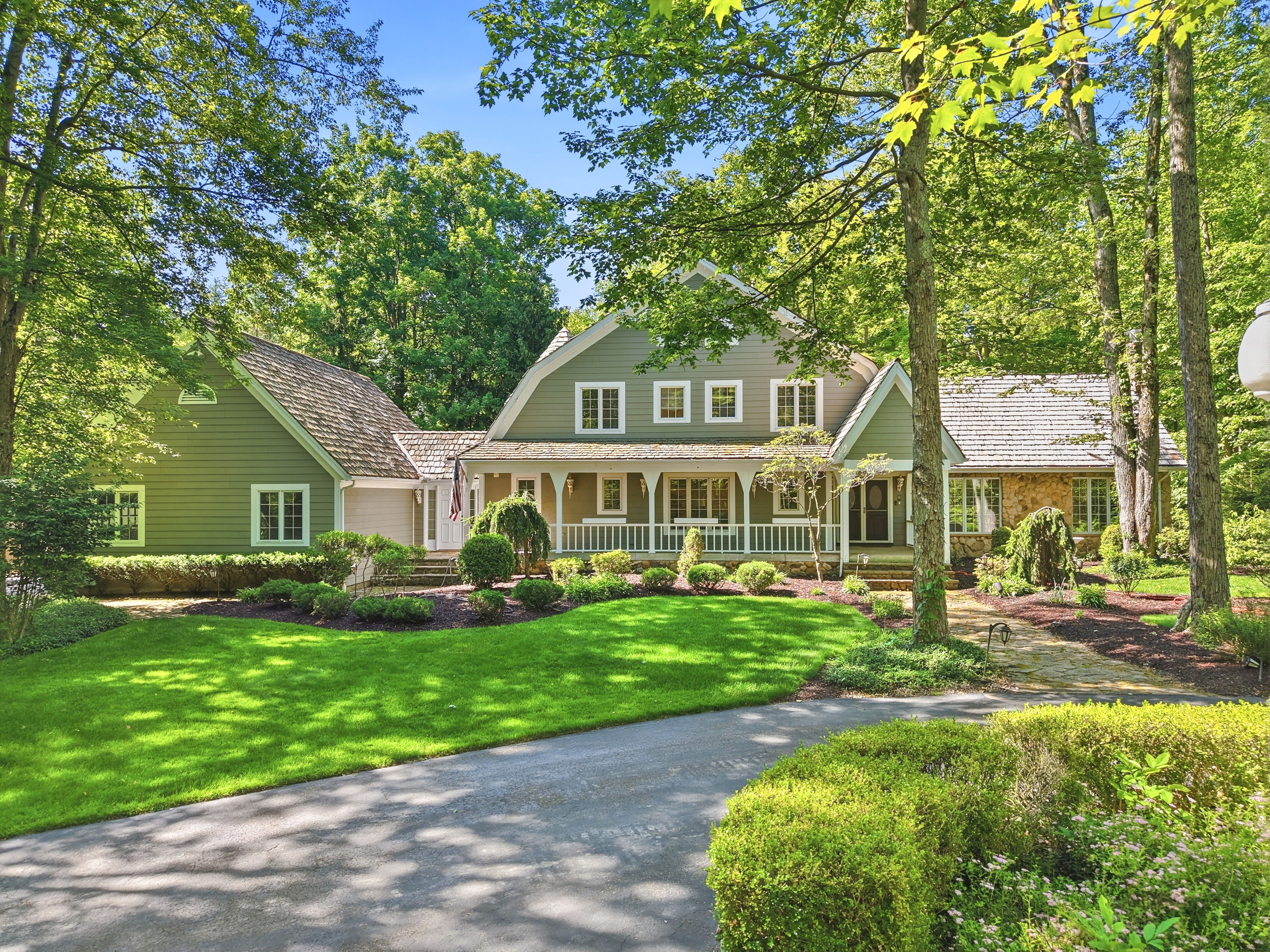 Som Center Rd, Solon, OH 44139