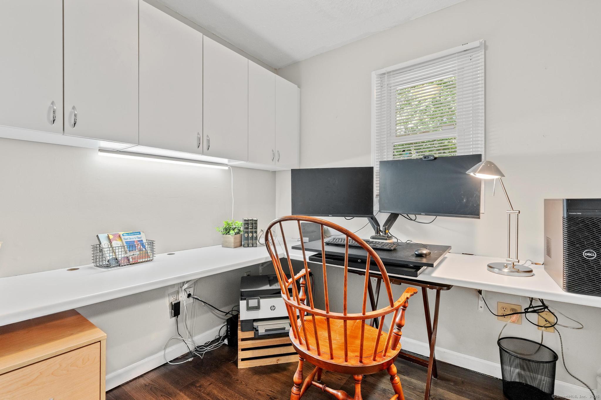 Simsbury, Connecticut, 06092, United States, 4 Bedrooms Bedrooms, ,3 BathroomsBathrooms,Residential,For Sale,1940650