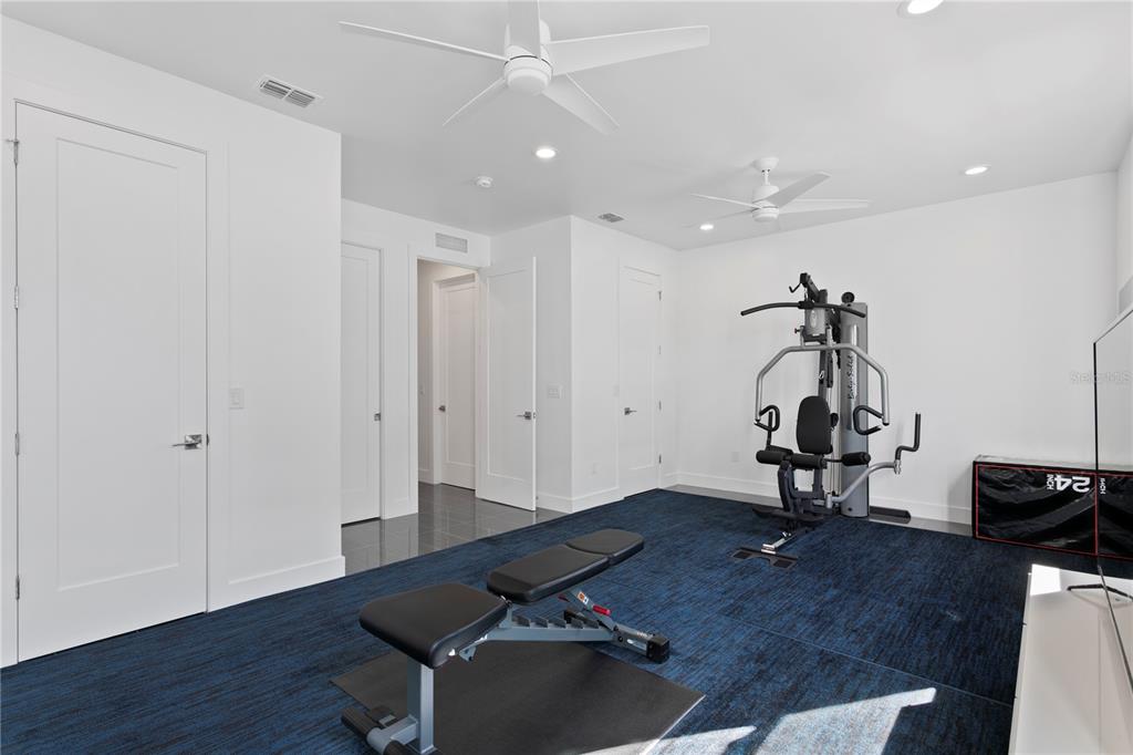 Tampa, Florida, 33606, United States, 4 Bedrooms Bedrooms, ,3 BathroomsBathrooms,Residential,For Sale,1998120