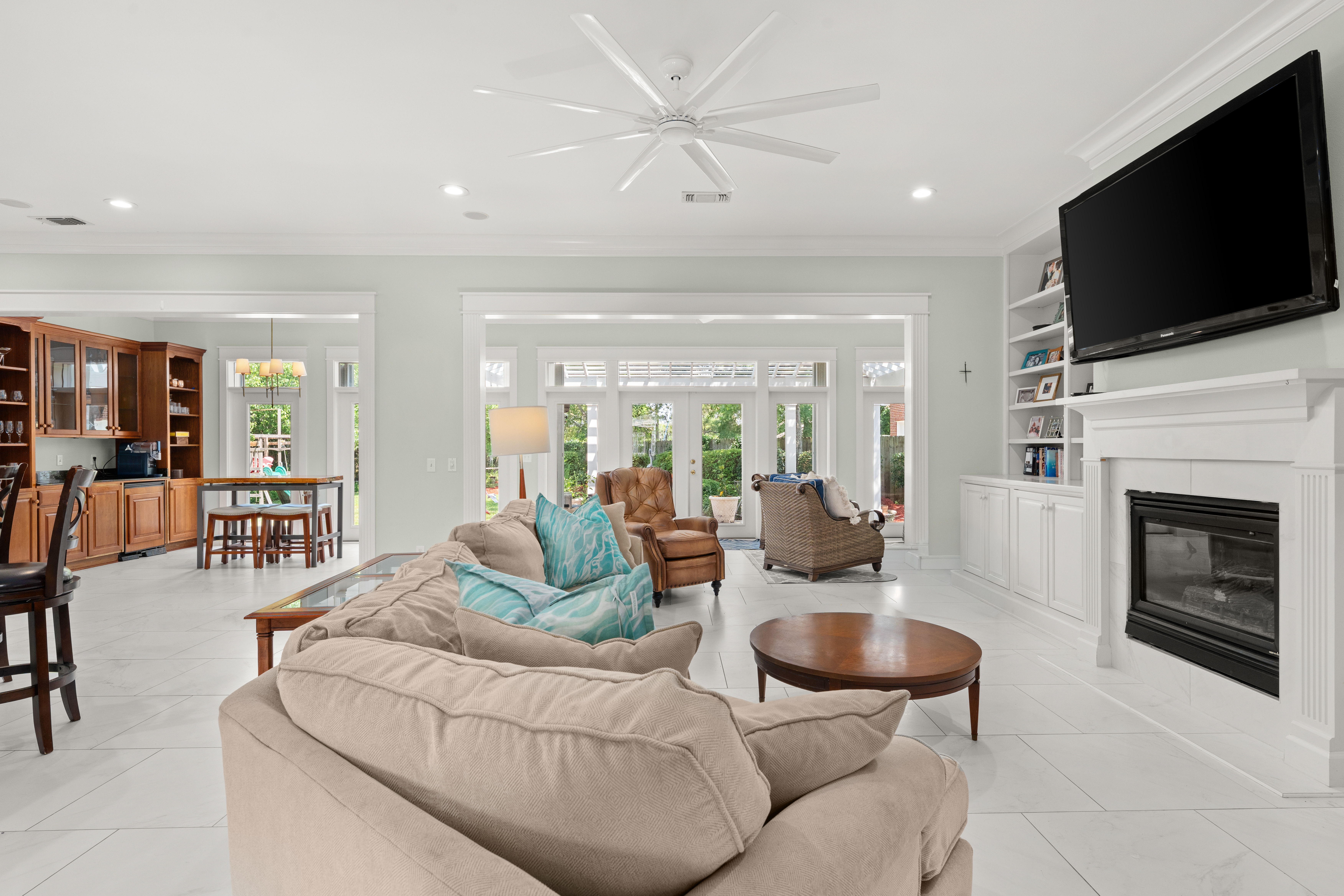  Refined Bayfront Living In Private Gated Enclave - 物件實景