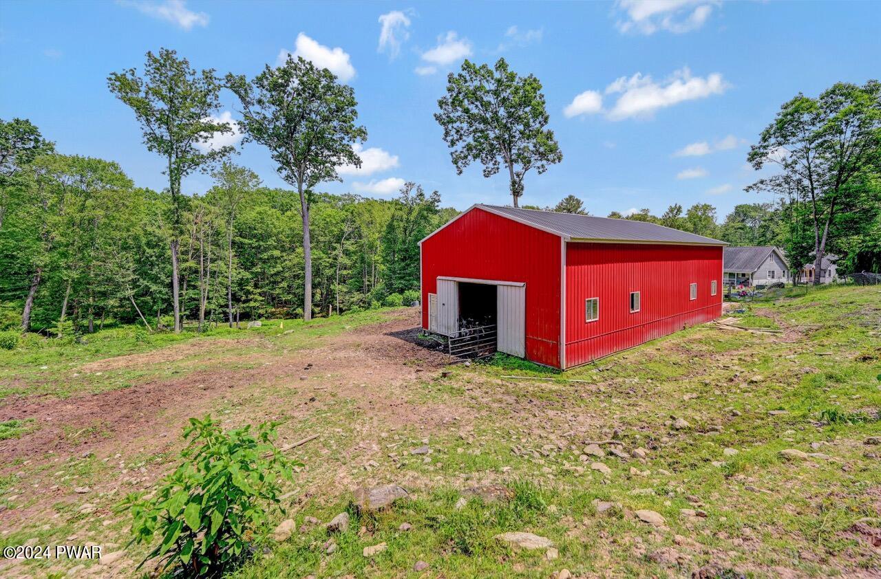 Hawley, Pennsylvania, 18428, United States, 5 Bedrooms Bedrooms, ,4 BathroomsBathrooms,Residential,For Sale,1979290