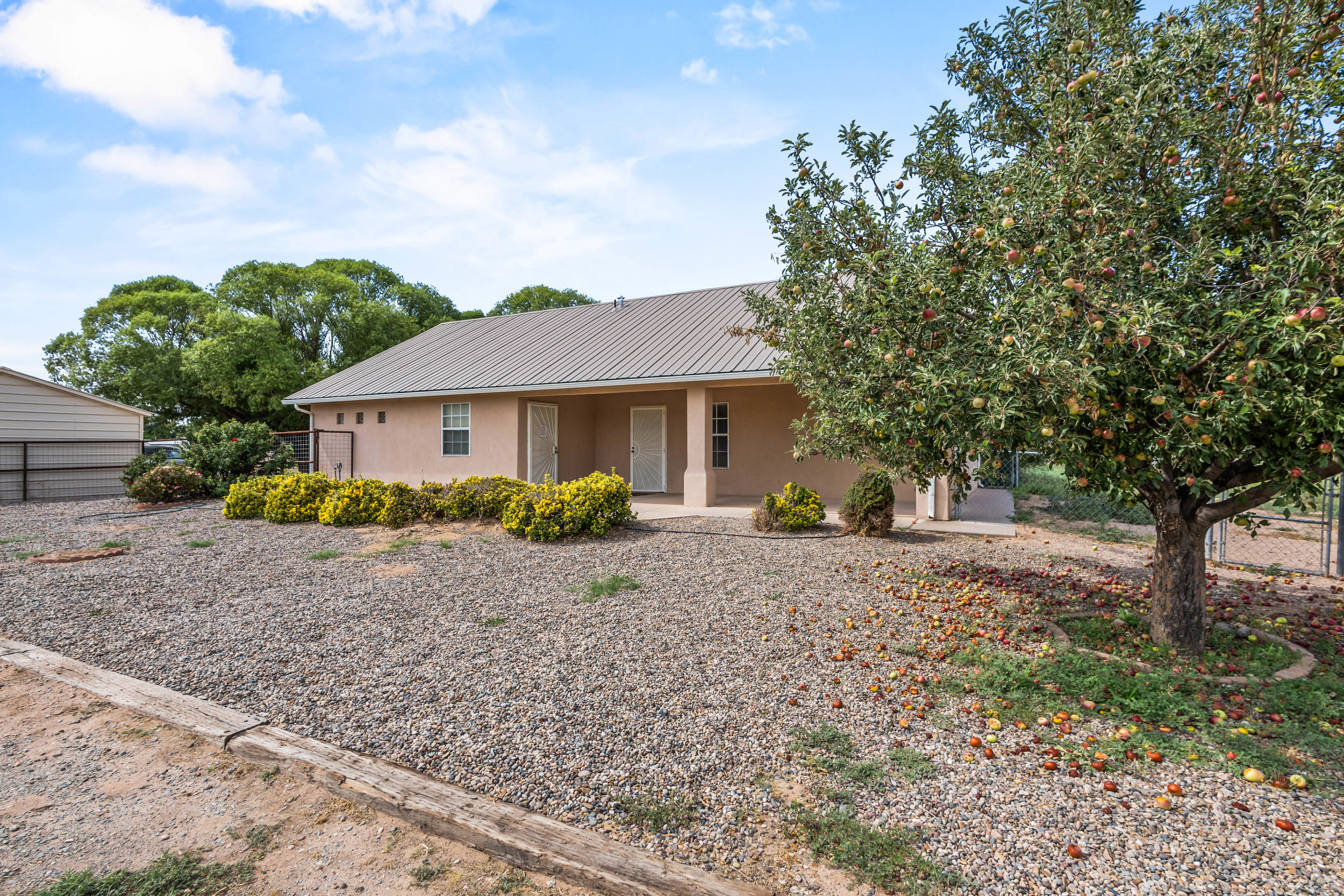 Belen, New Mexico, 87002, United States, 3 Bedrooms Bedrooms, ,2 BathroomsBathrooms,Residential,For Sale,1914205