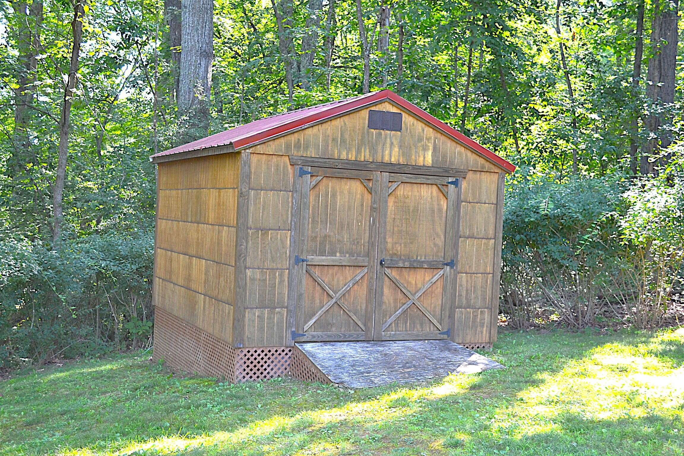 Lewisburg, West Virginia, 24901, United States, 6 Bedrooms Bedrooms, ,3 BathroomsBathrooms,Residential,For Sale,1940620